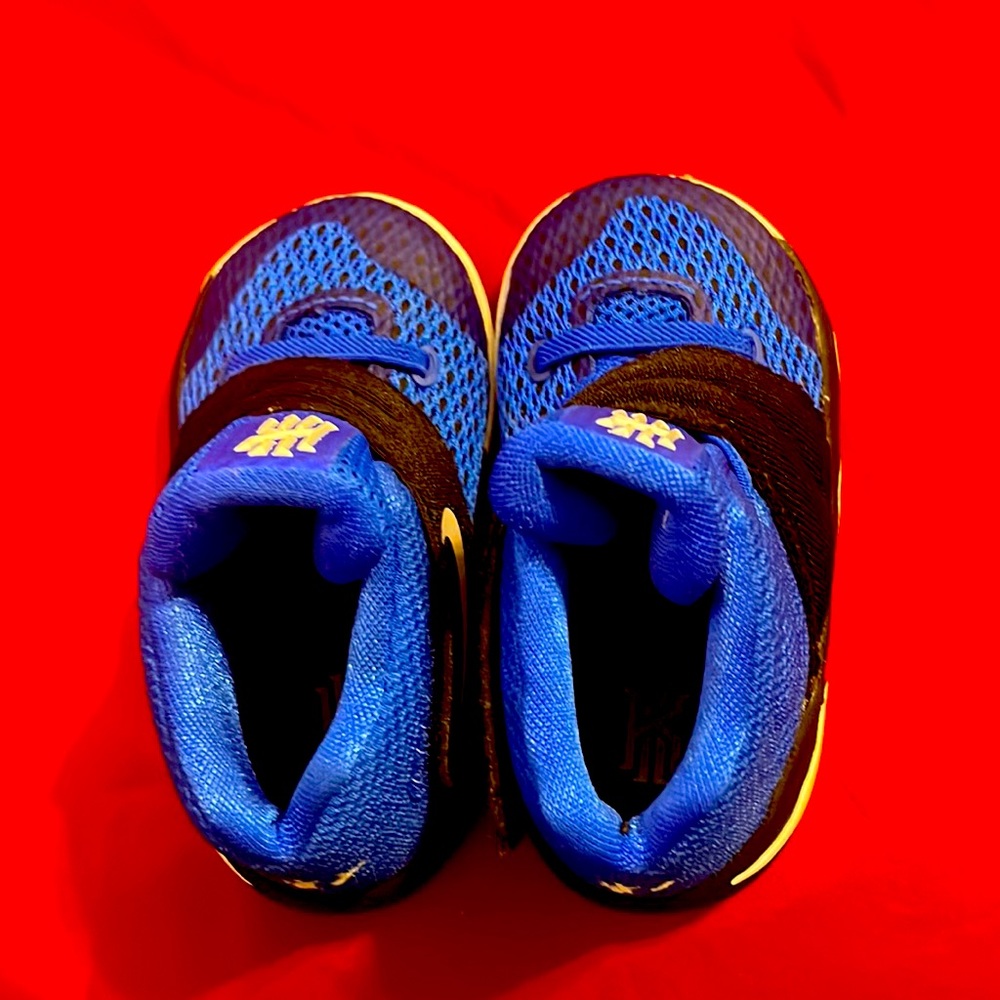 Kyrie Irving Sneaker